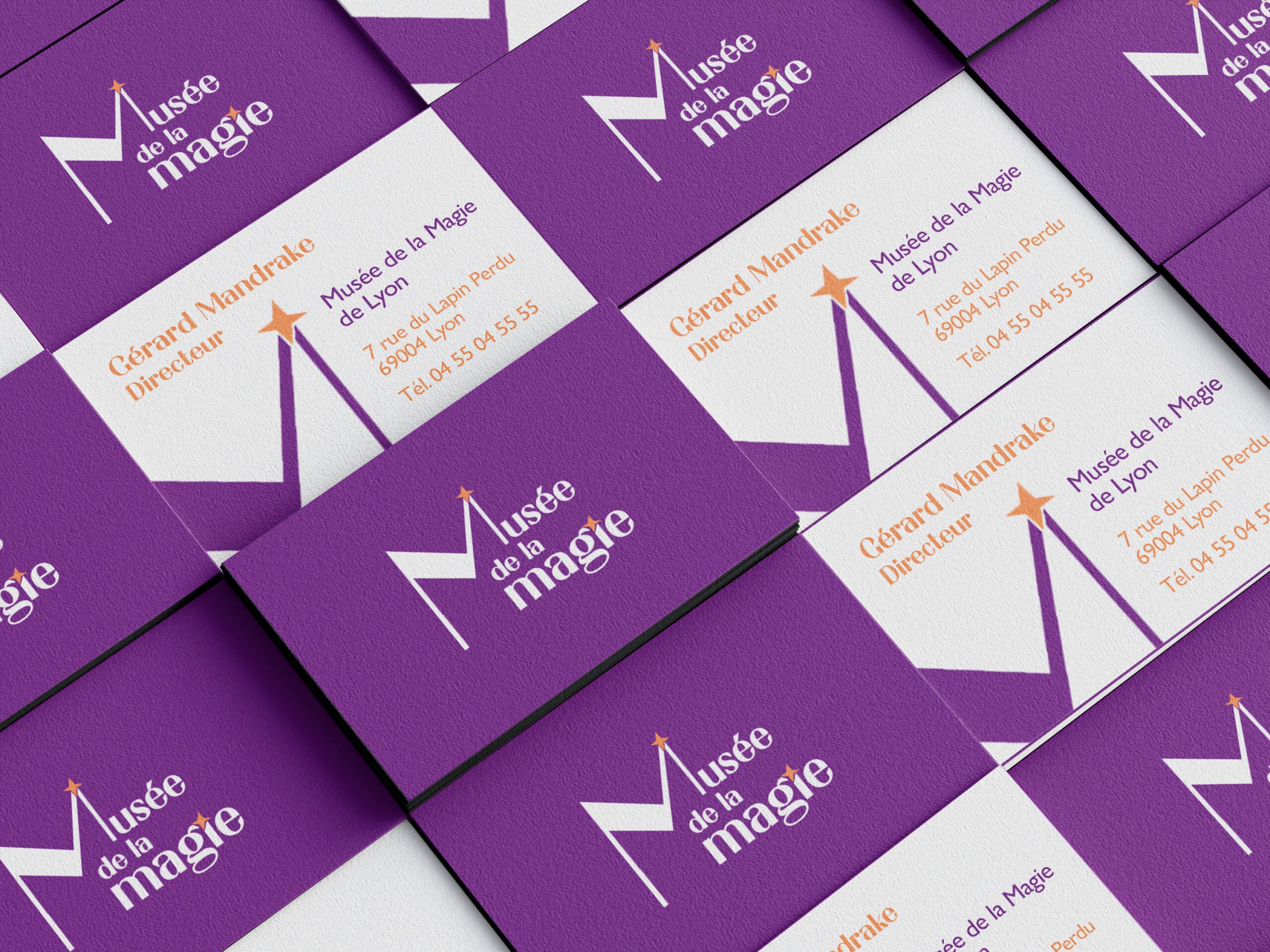 carte de visite du musée de la magie, projet fictif, dans l'identité visuelle réalisée
